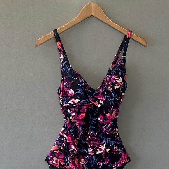 5 for $40 Calvin Klein Swimsuit One Piece Women Size 6 - Picture 2 of 6